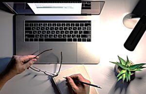 Transformasi Karier: Panduan Strategis Menjadi Copywriter Profesional di Era Digital